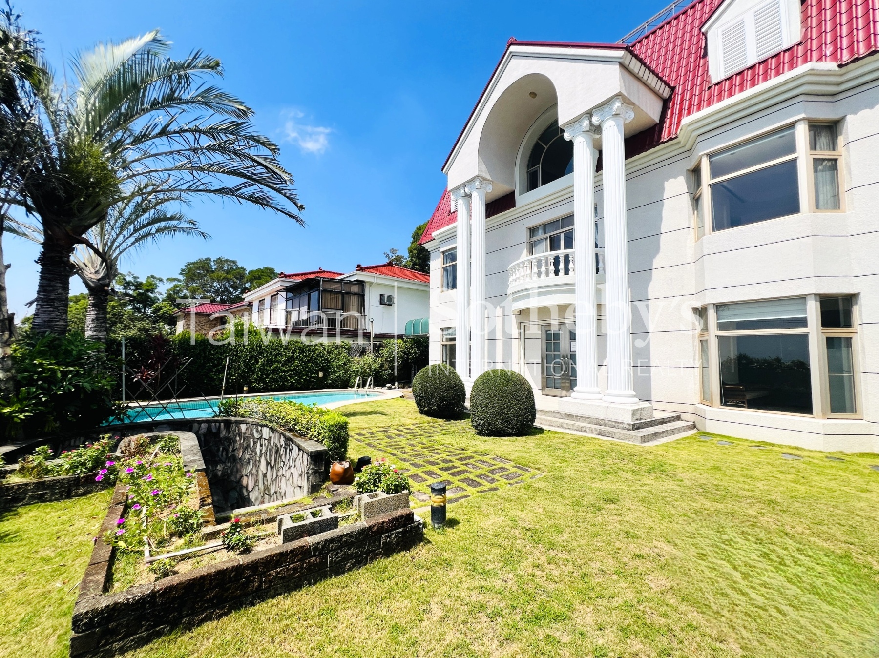 紅頂山城景觀別墅建物外觀